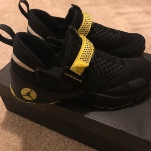 Jordans Trunner LX